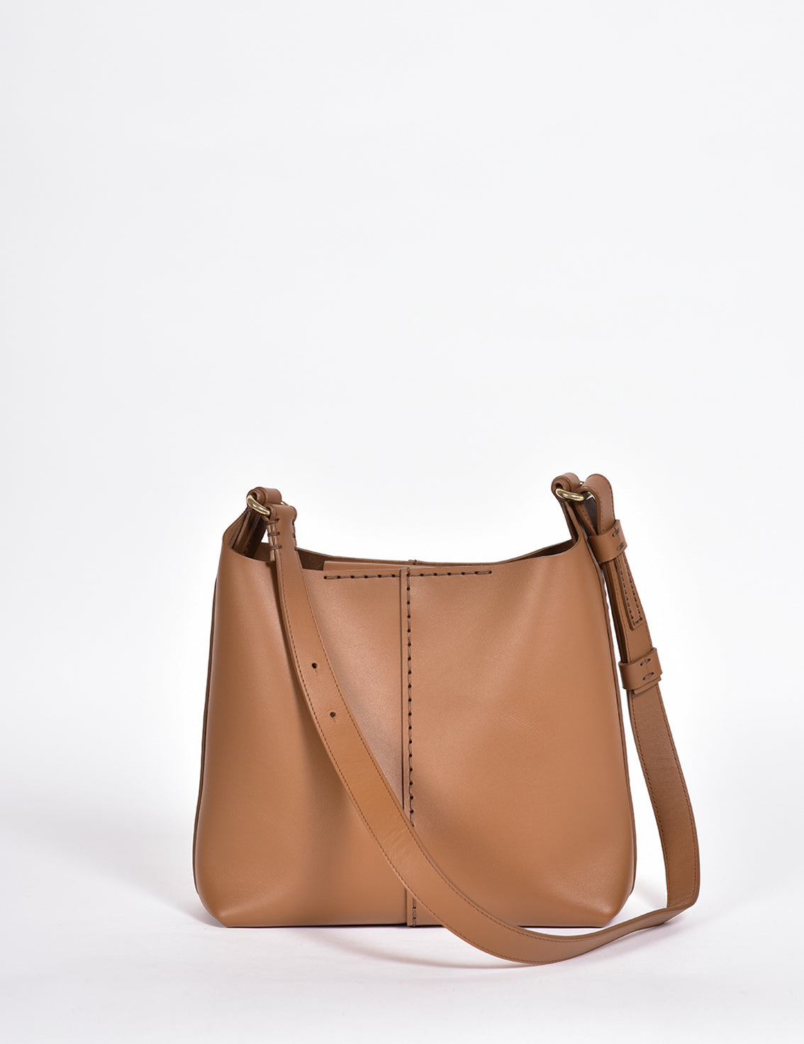 Handgenähte Schultertasche aus rotbraunem Rindleder