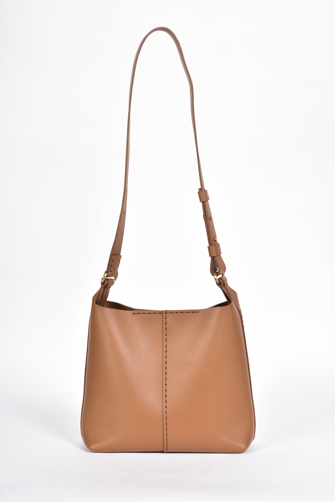 Handgenähte Schultertasche aus rotbraunem Rindleder