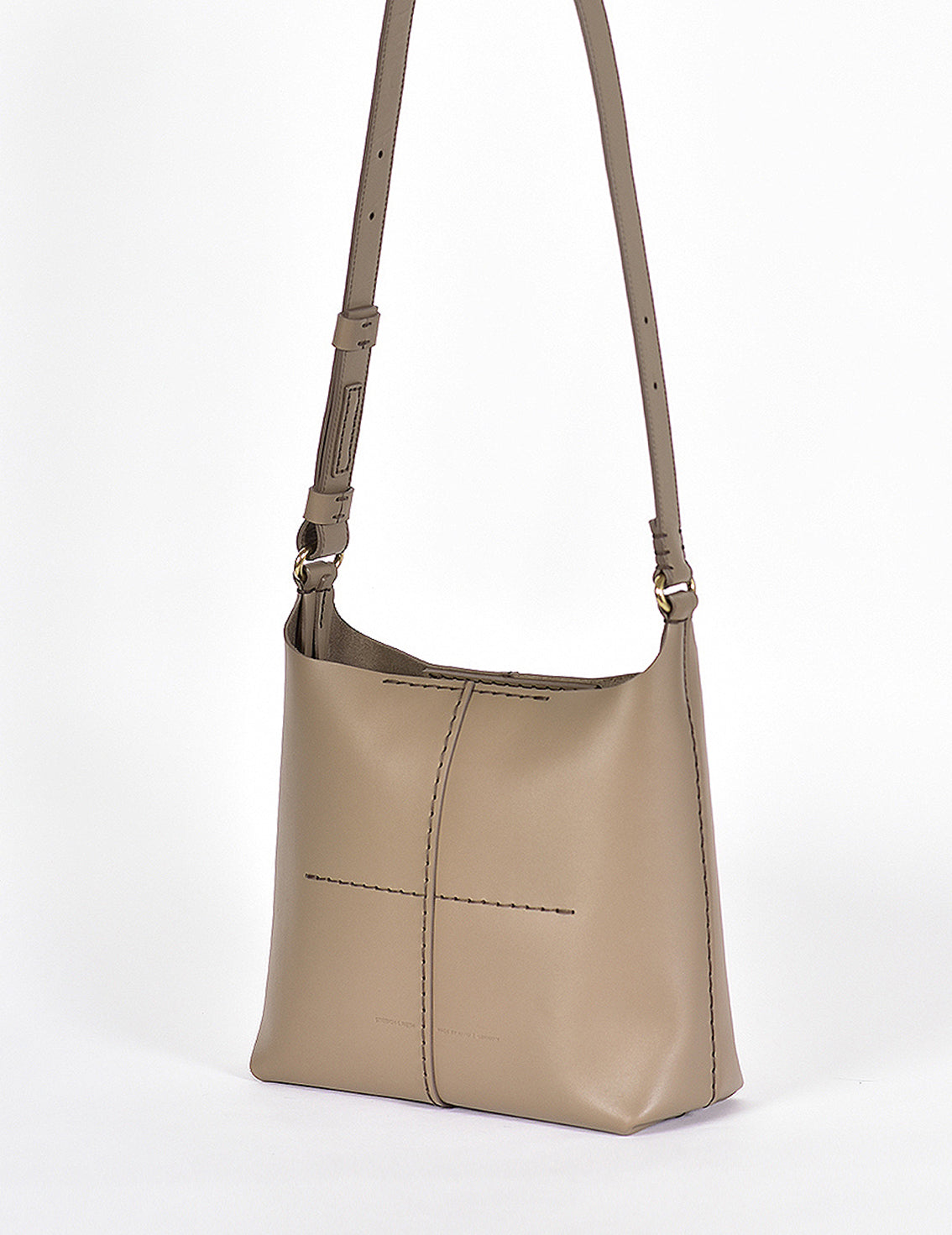 Handgenähte Schultertasche aus beigem Rindleder