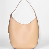 AVA Schultertasche aus Rindleder in Farbe Beach mit sichtbarer Handnaht